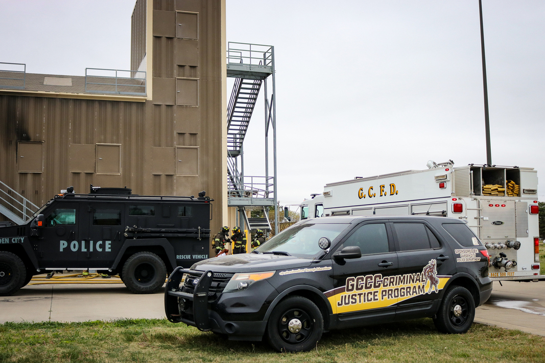 Image for two Garden City Police vehicles for the GCCC Criminal Justice Program and a Garden City Fire Department Truck